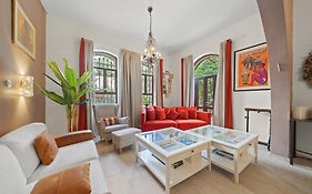 In Jerusalem, Discover The Luxurious Eden'S Manor.